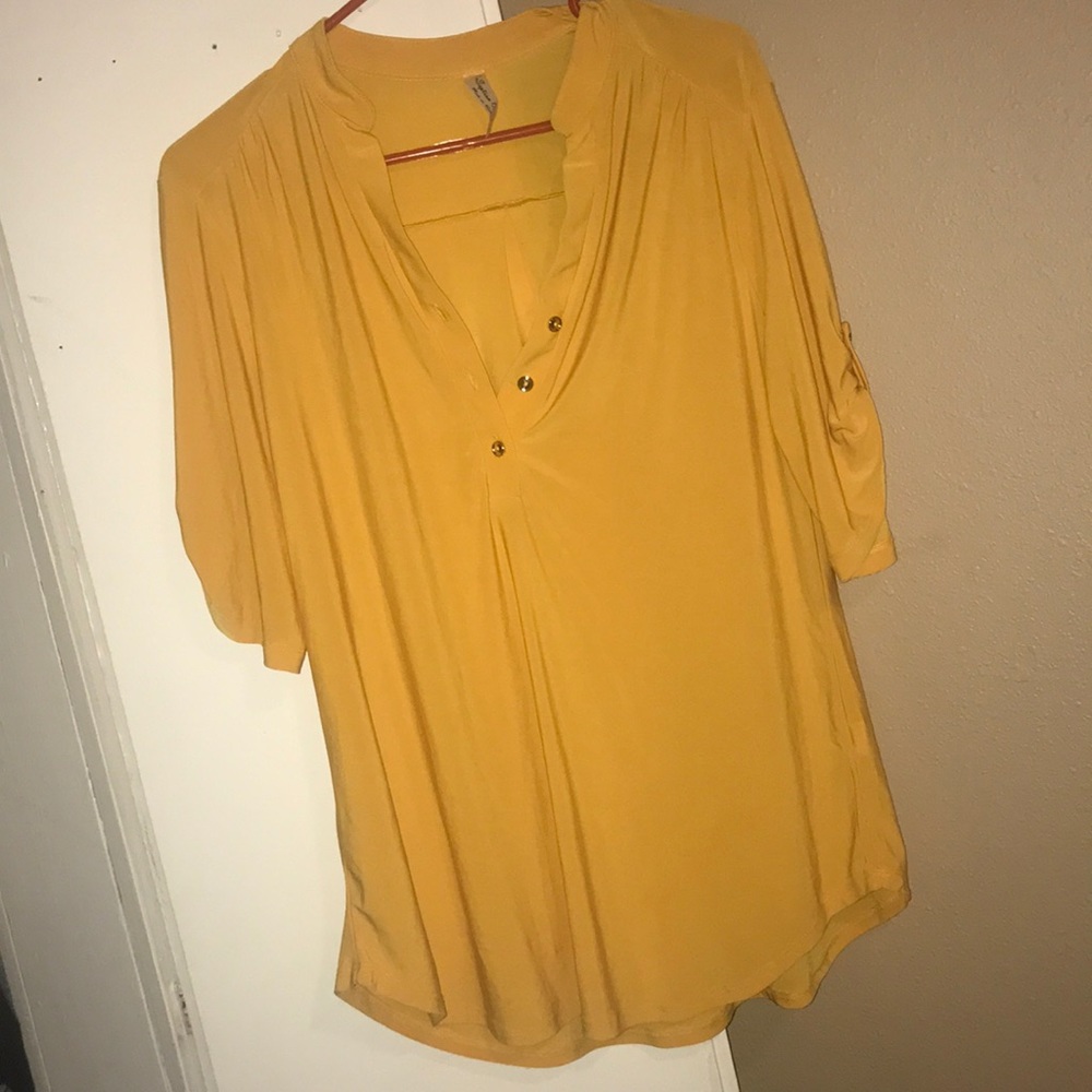 Women’s dress shirt